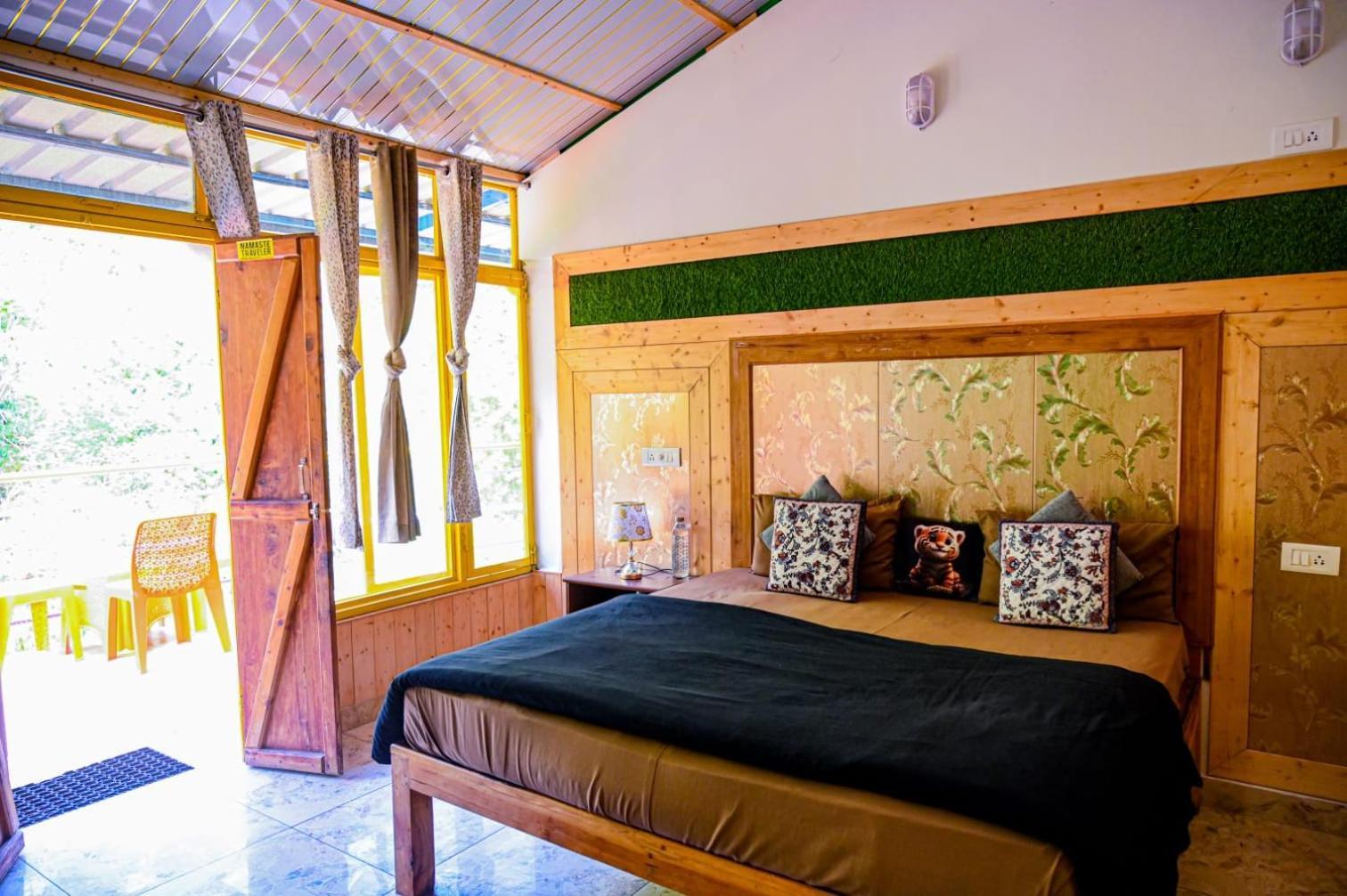 The Hosteller Mussoorie By The Streamside, Kempty Exterior photo