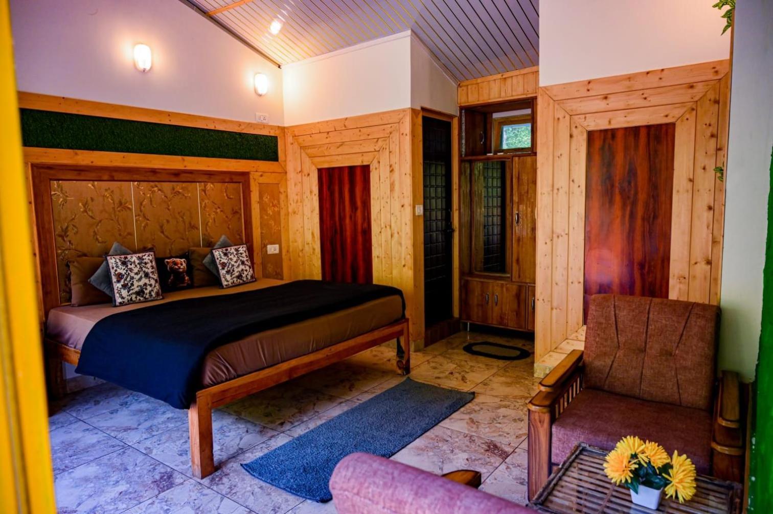 The Hosteller Mussoorie By The Streamside, Kempty Exterior photo